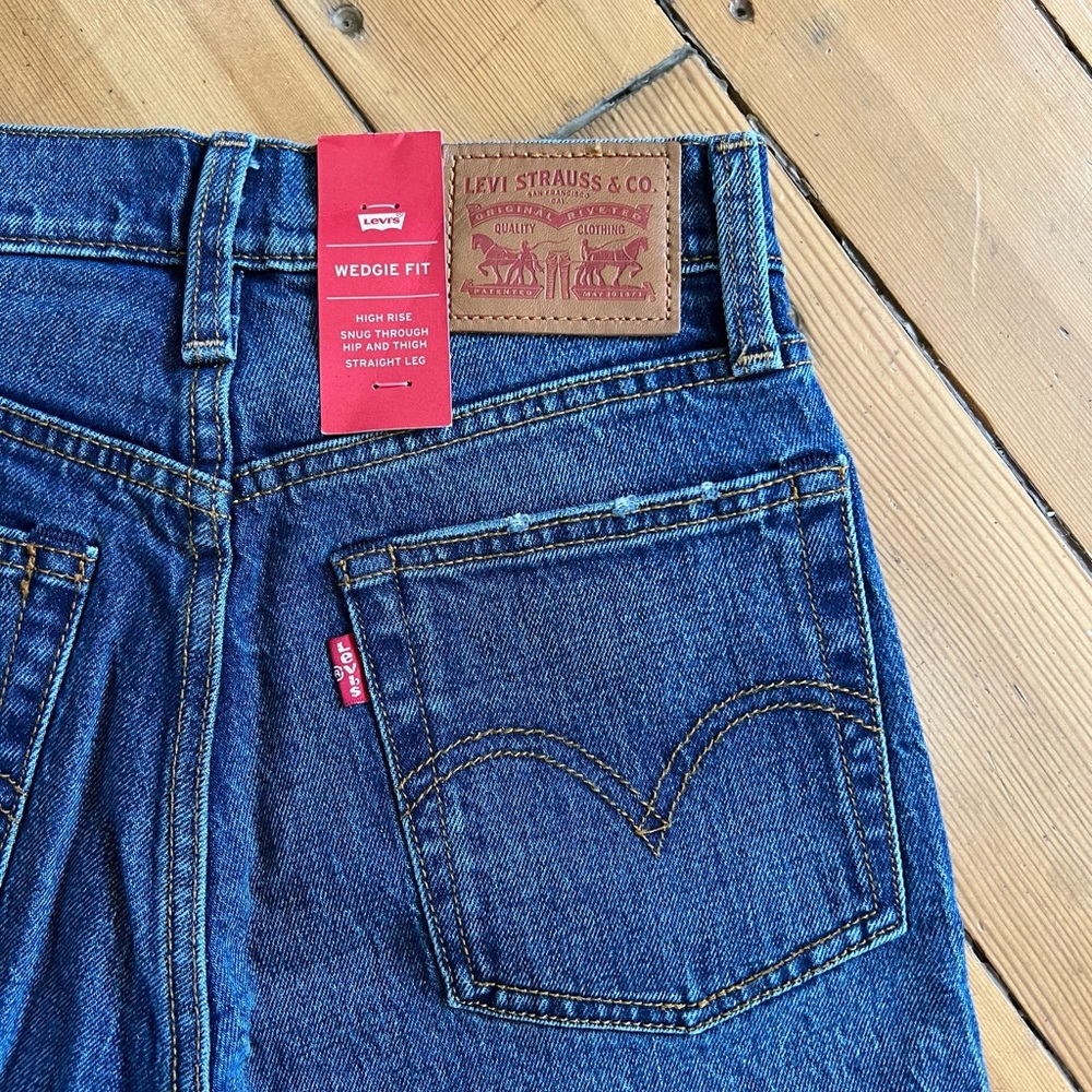 NWT Levi’s Wedgie Straight jeans- 24 - Picture 6 of 14